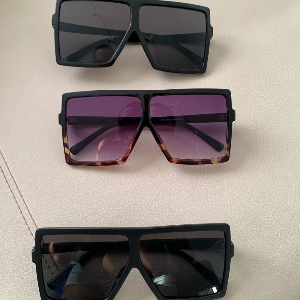 Oversided women’s shaped / glasses square.